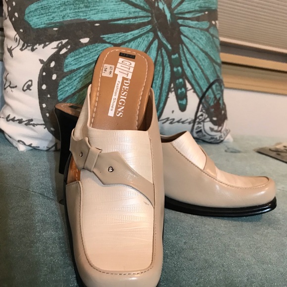 Shoes - Picture 3 of 6